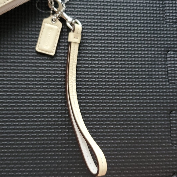 Pouch bag - Picture 4 of 4